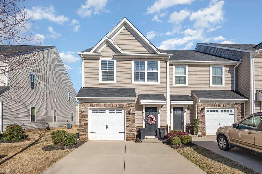 Property image 2 at 308 Huntingdale Place, Simpsonville, SC 29681