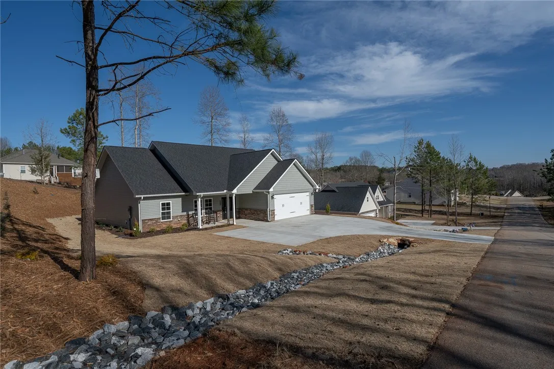 Property image 1 at 475 Twin View Drive, Westminster, SC 29693