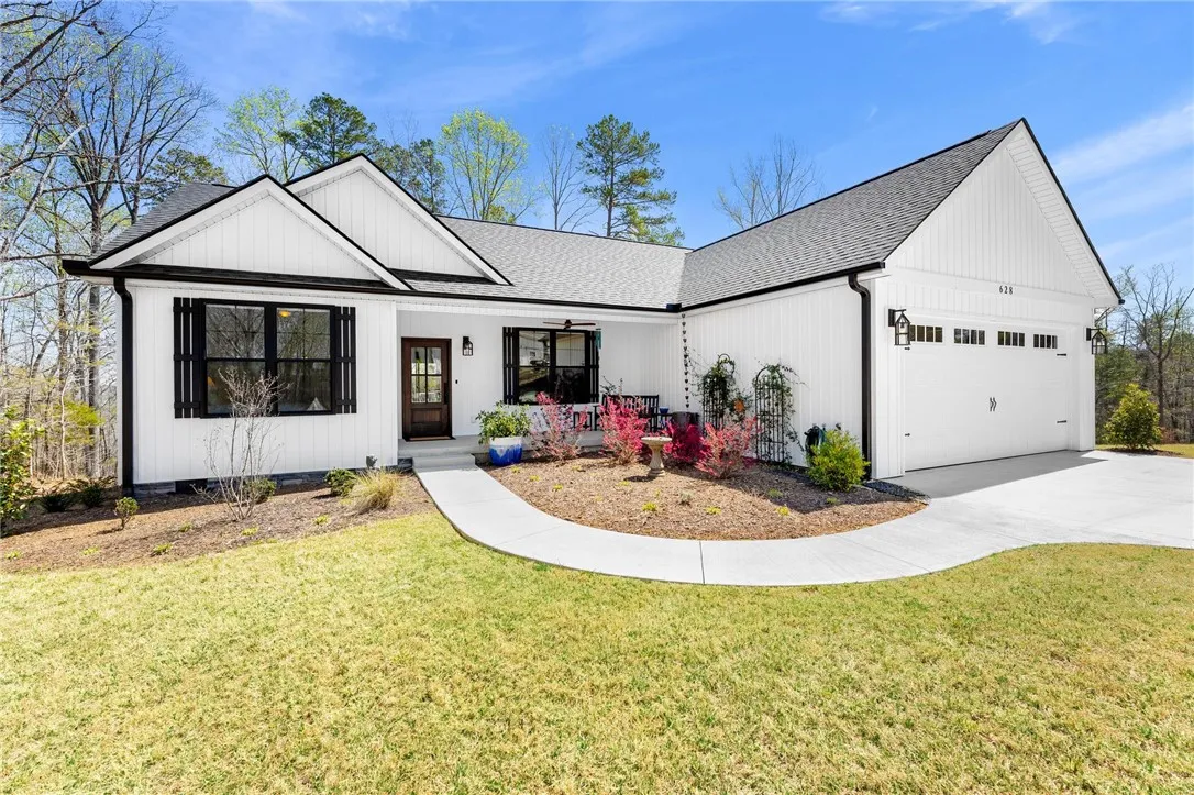 Property image 2 at 628 Lynnhaven Drive, Seneca, SC 29678