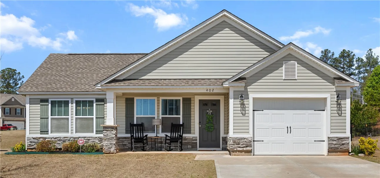 Wren Point, Pendleton Community