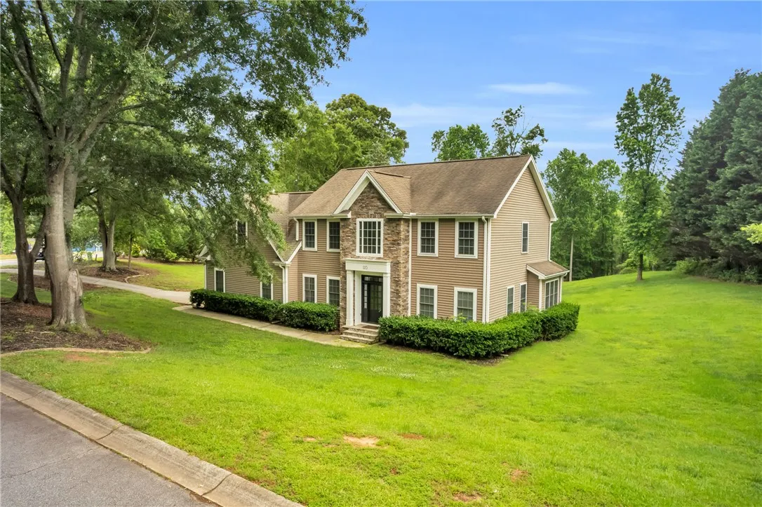 Masters Woods, Easley Community