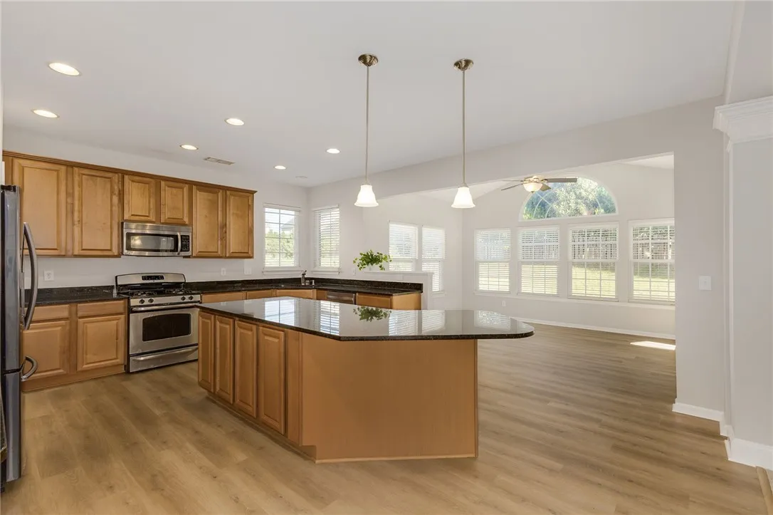 Property image 5 at 102 Winding River Lane, Simpsonville, SC 29681
