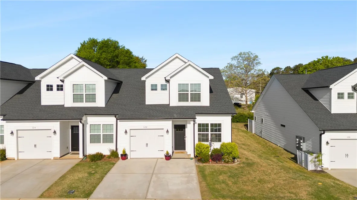 Property image 2 at 122 Aleppo Lane, Greer, SC 29651