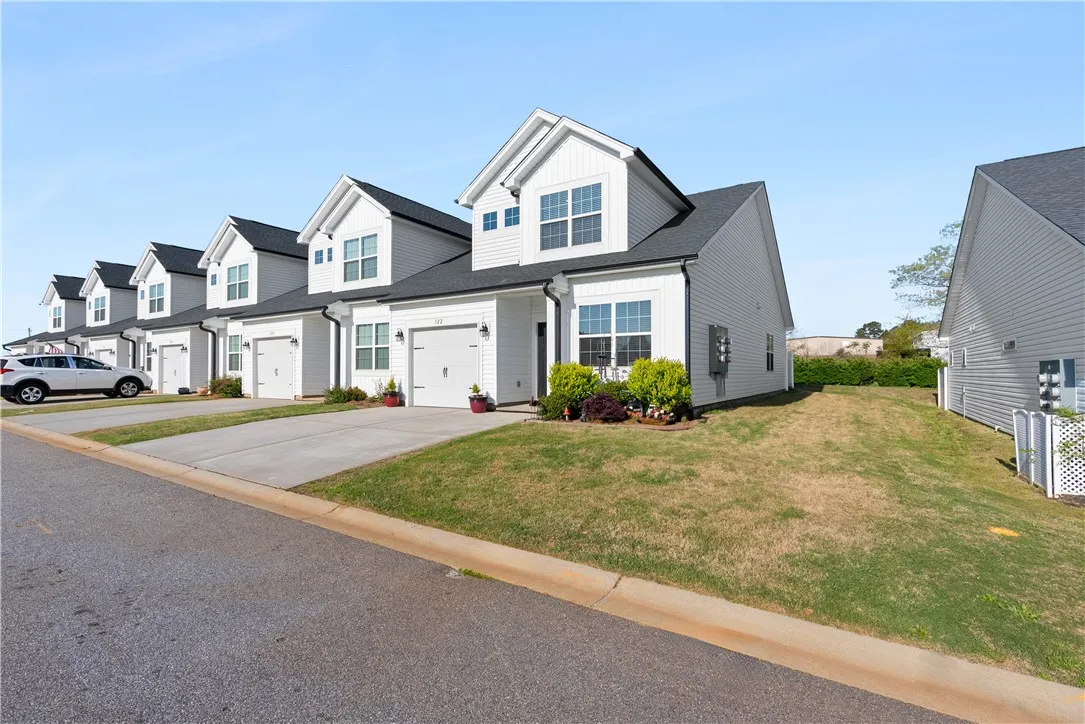 Property image 3 at 122 Aleppo Lane, Greer, SC 29651