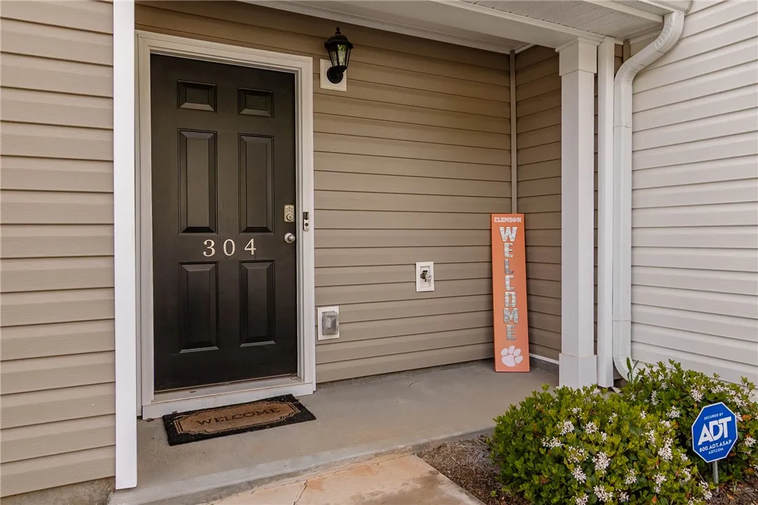 Property image 2 at 304 Oakmont Valley Trail, Seneca, SC 29678