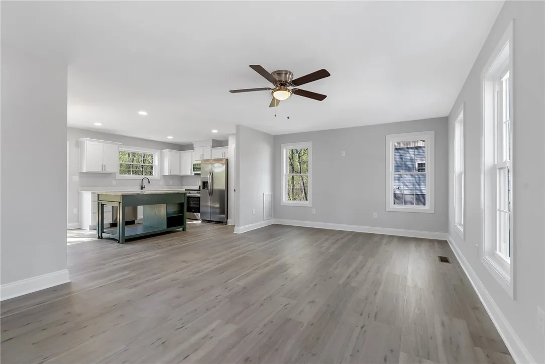 Property image 3 at 3064 Woodale Circle, Seneca, SC 29678