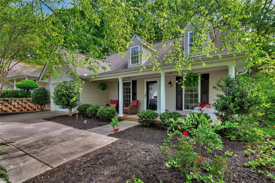 132 Grand Oak Circle