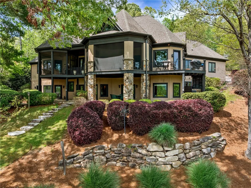 220 Long Cove Court