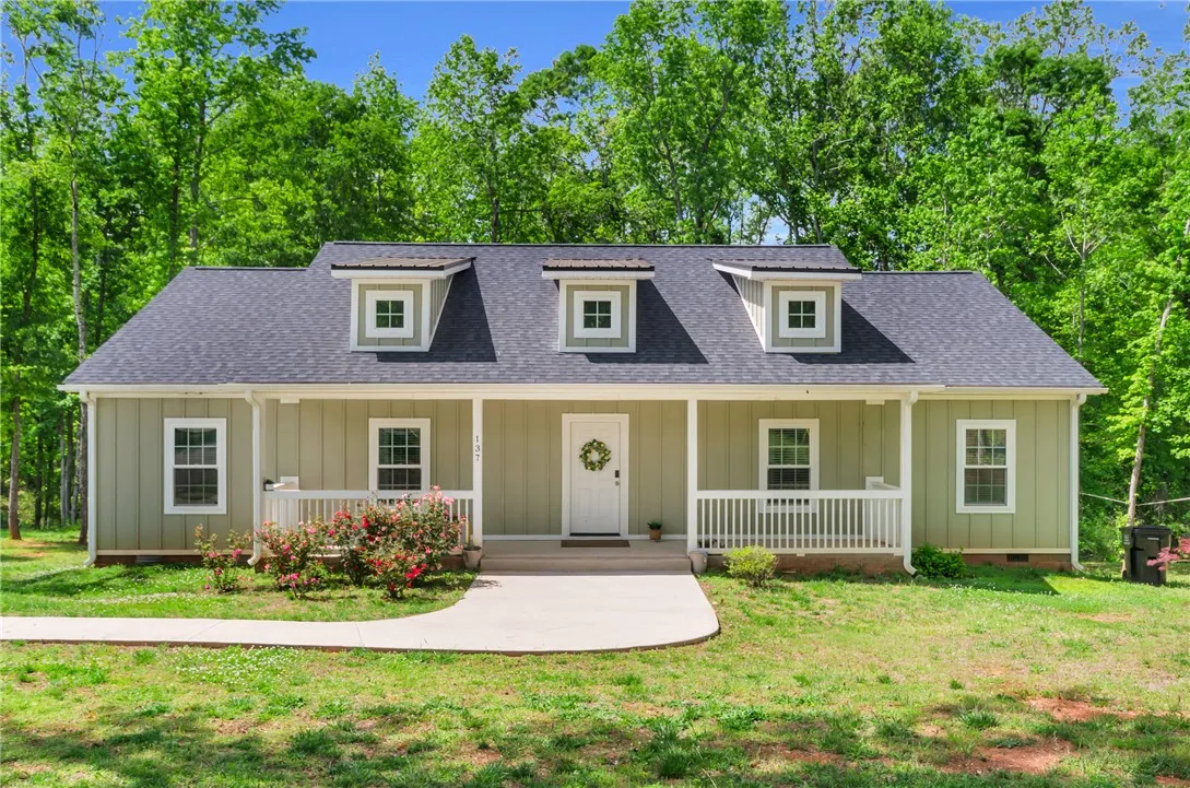 Normandy Park, Anderson Community