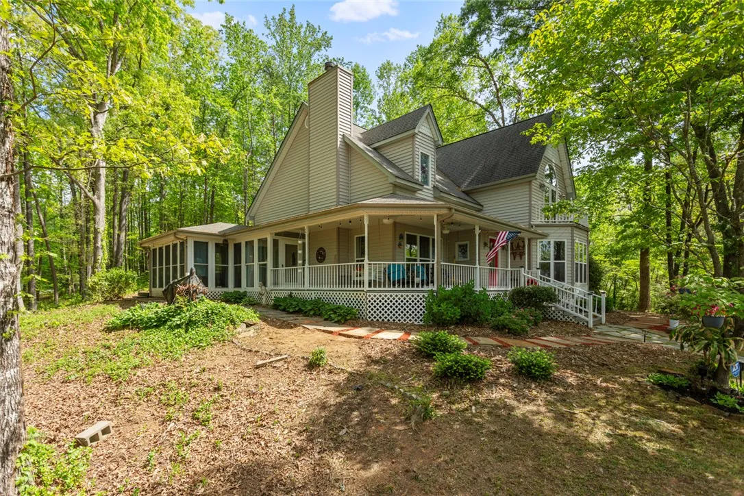 Property image 3 at 301 Lakeside Drive, Seneca, SC 29672