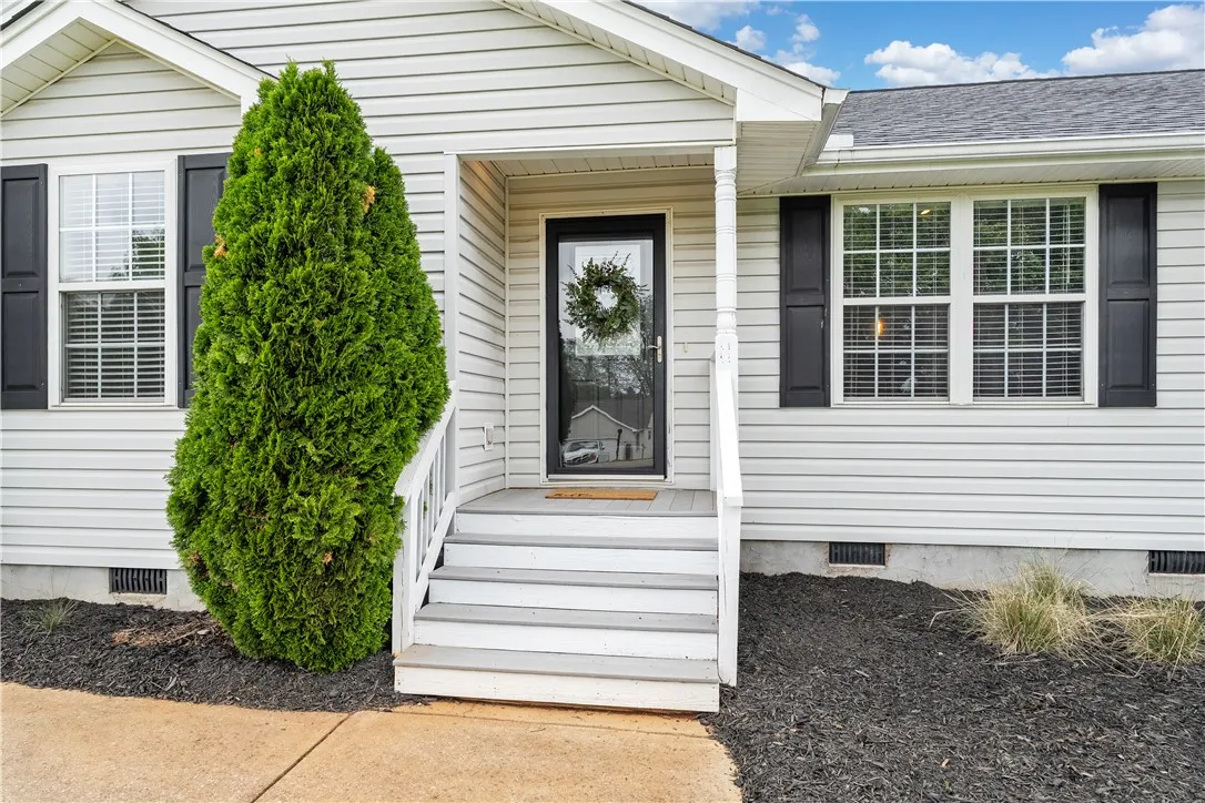 Property image 4 at 436 Chetola Road, Seneca, SC 29672