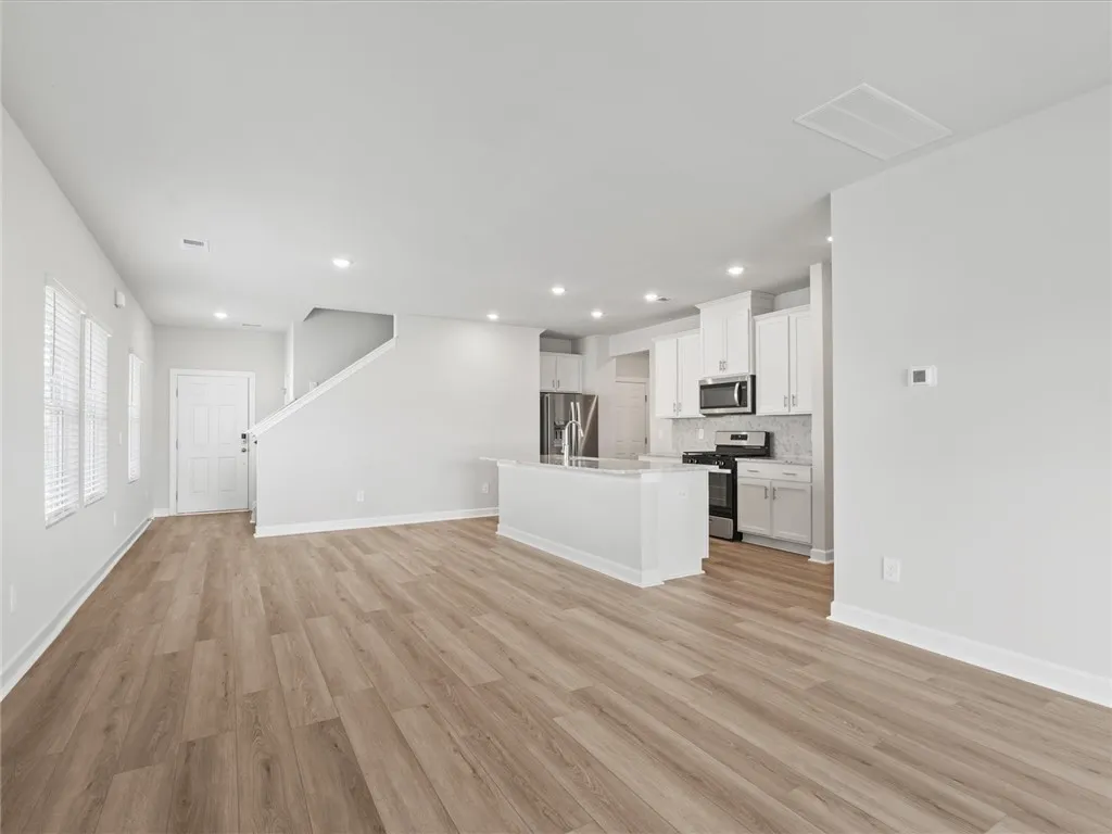Property image 3 at 119 Gardner Avenue, Gray Court, SC 29645