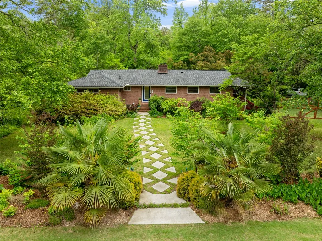 109 Laurel Lane