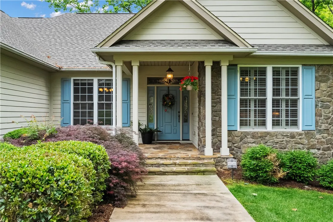 Property image 2 at 700 Island Pine Drive, Seneca, SC 29672