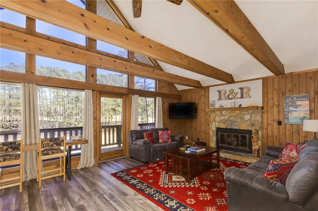 Property image 2 at 1000 2 Captains Cove Court, Salem, SC 29676