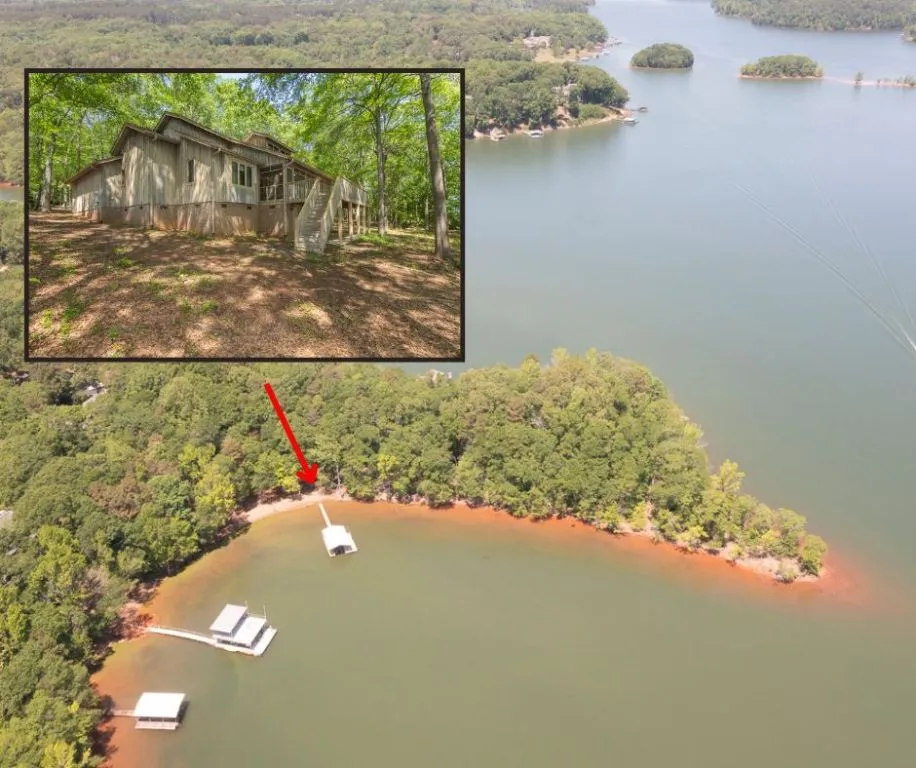 Paradise Point, Townville Community