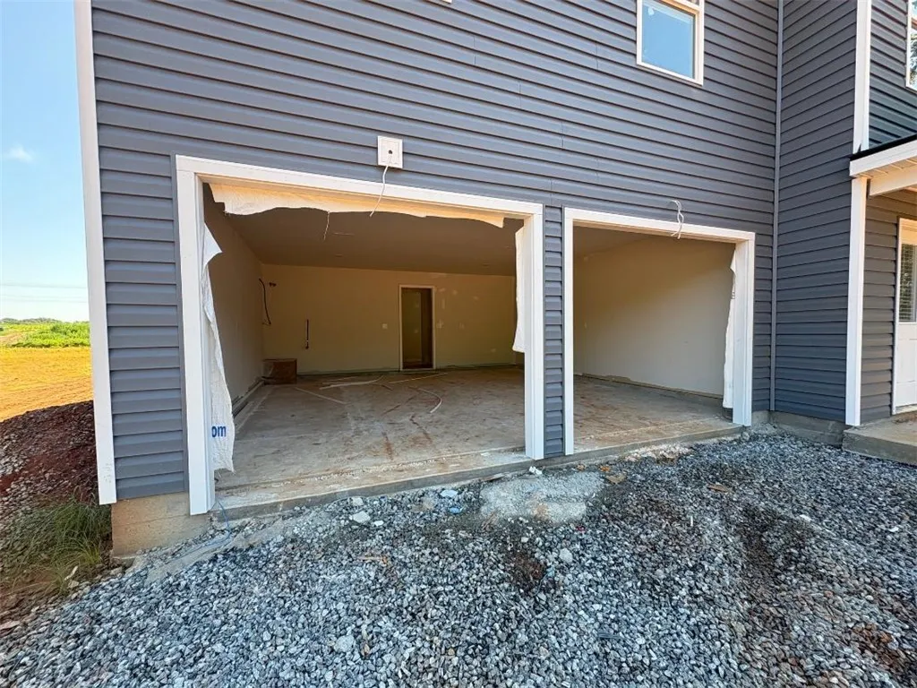 Property image 2 at 927 Flat Rock Road, Anderson, SC 29624