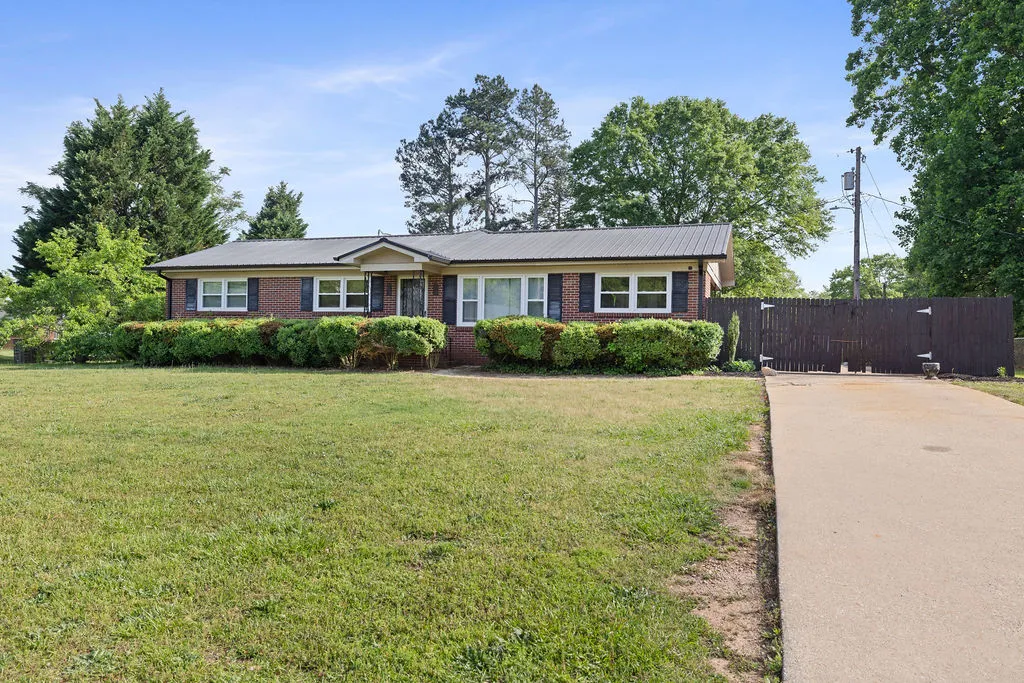 Property image 2 at 302 Jasmine Drive, Anderson, SC 29625
