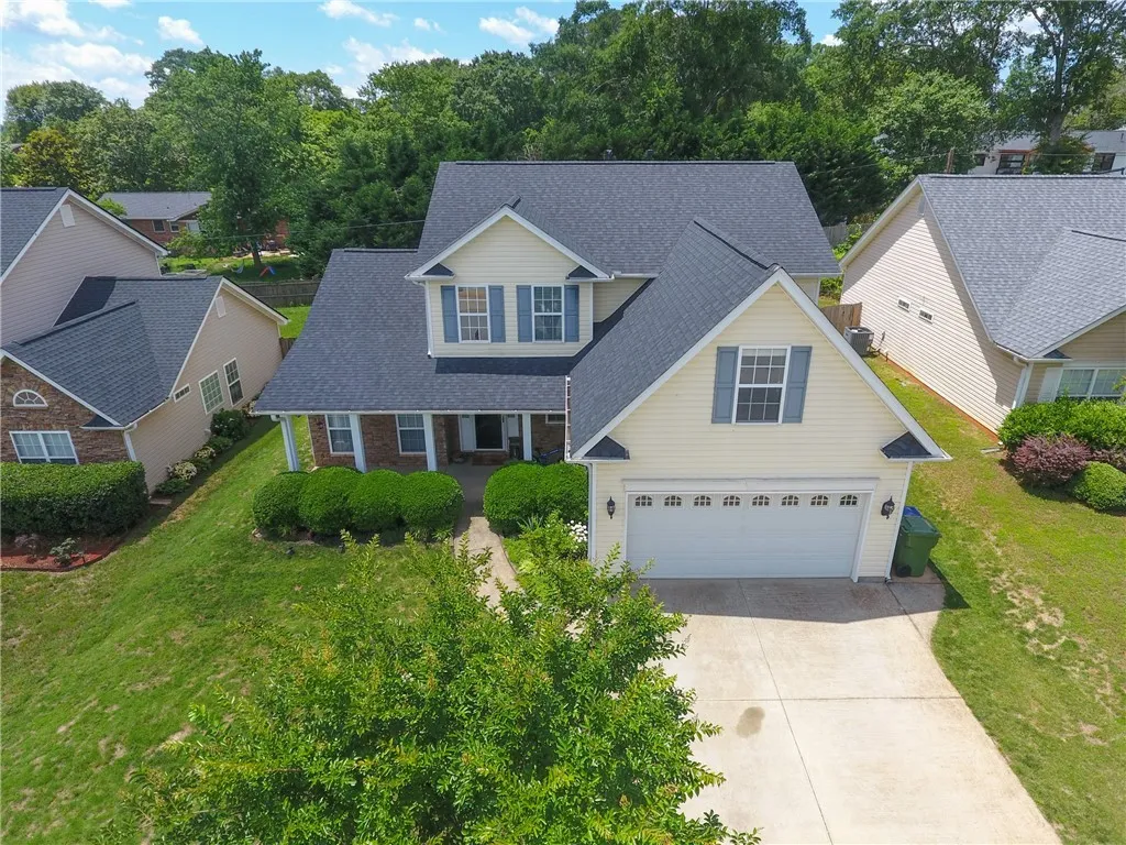Property image 4 at 204 Silver Run Lane, Greenville, SC 29607