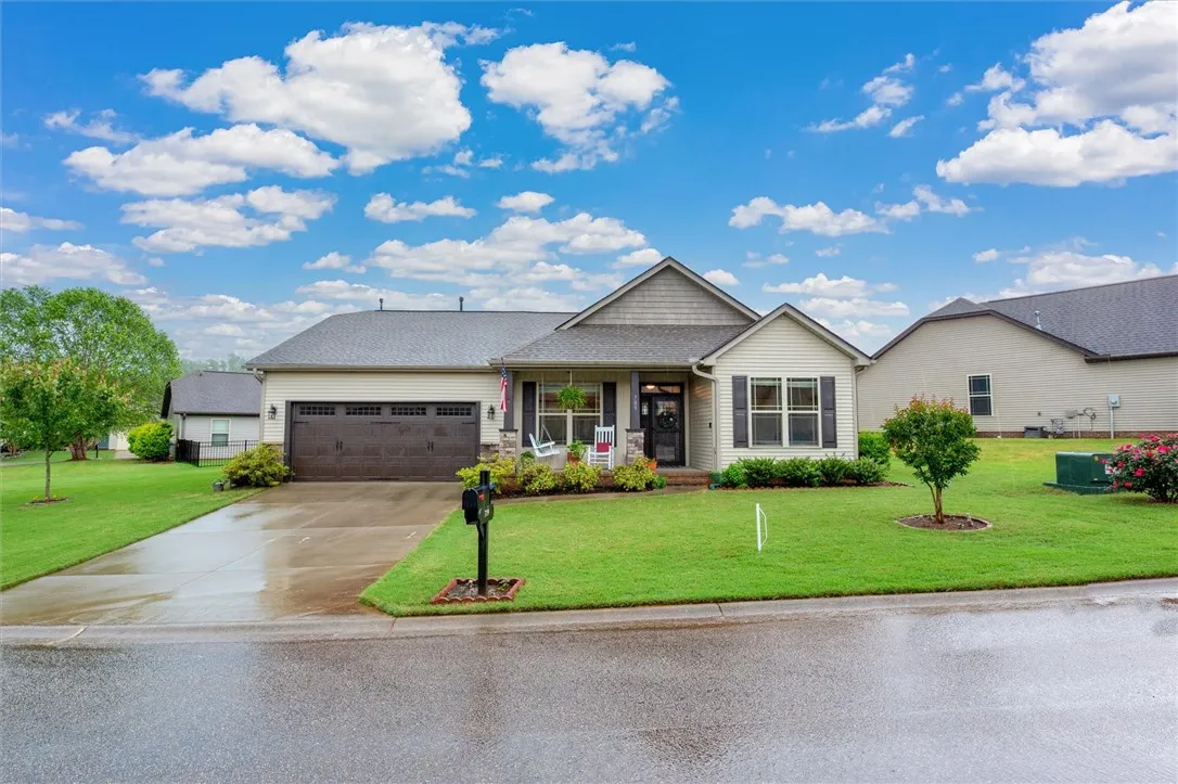 Property image 2 at 709 Rockstone Drive, Seneca, SC 29678