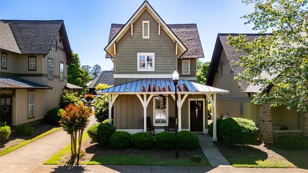 101 West Lane