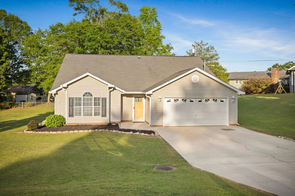 Property image 4 at 111 Coachman Court, Anderson, SC 29625