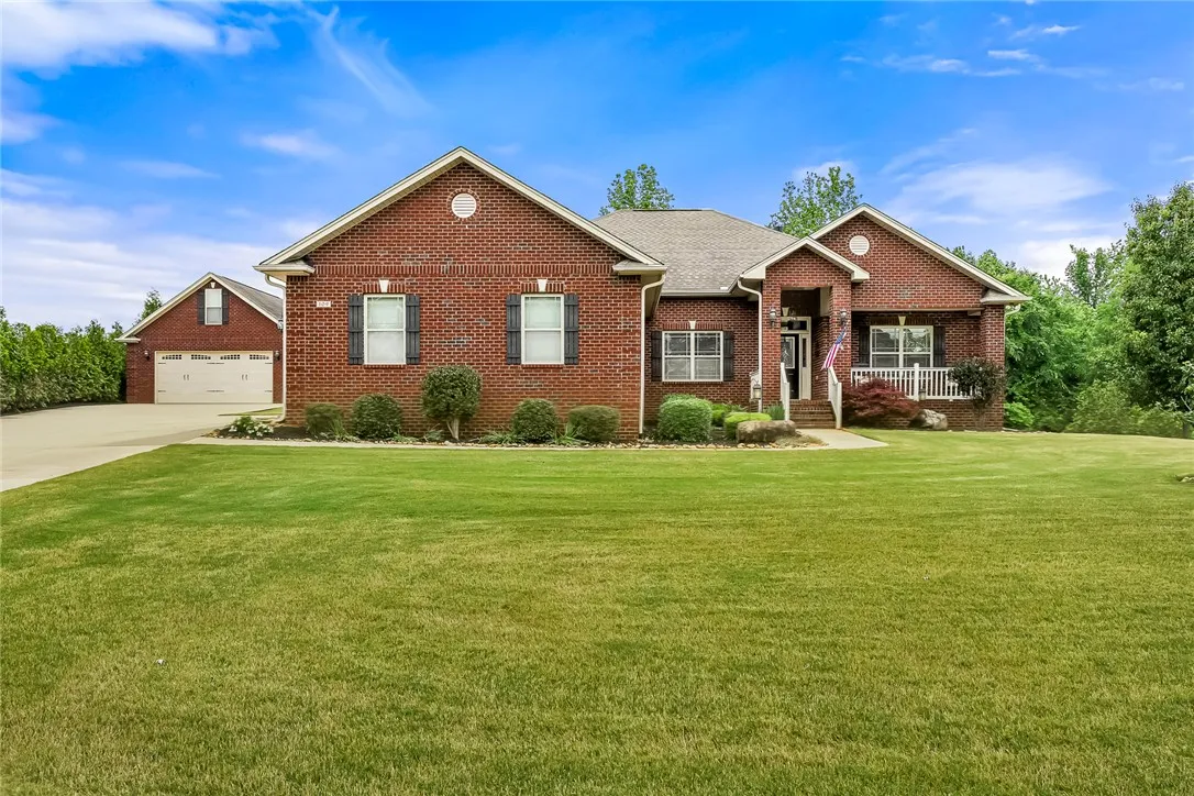 109 Baybrooke Lane