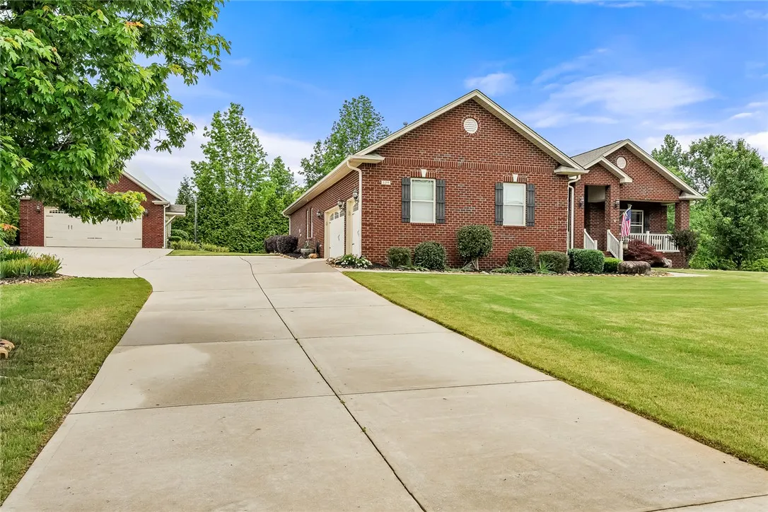 Property image 3 at 109 Baybrooke Lane, Anderson, SC 29621