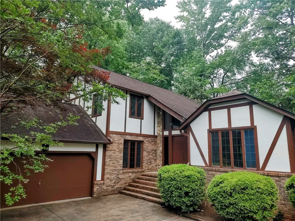 222 Kings Way