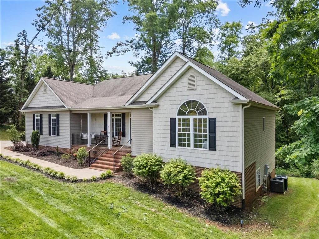 Property image 4 at 115 Woods Way, Anderson, SC 29625
