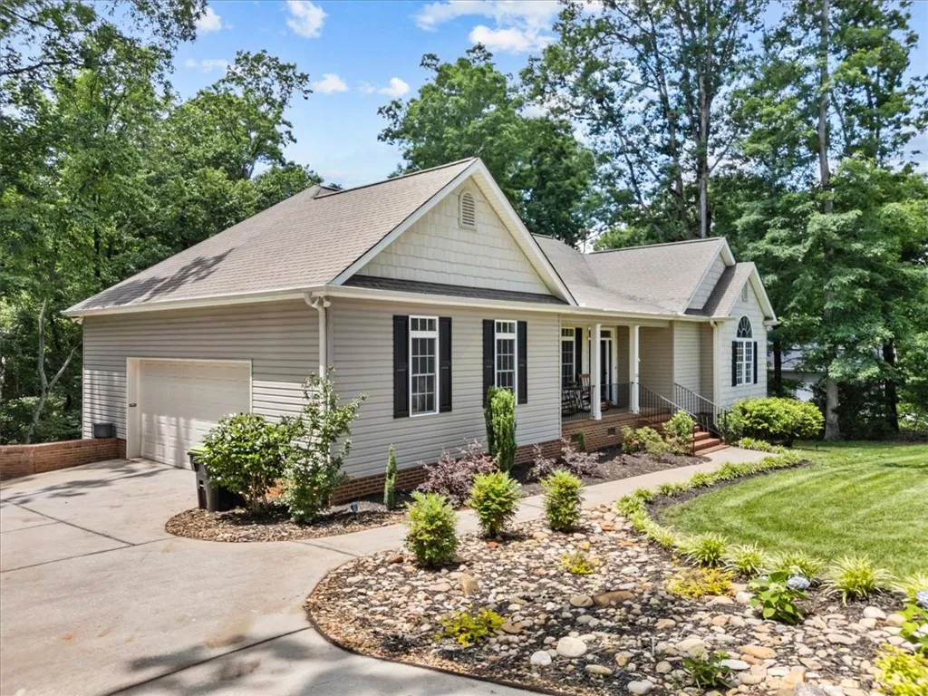 Property image 5 at 115 Woods Way, Anderson, SC 29625