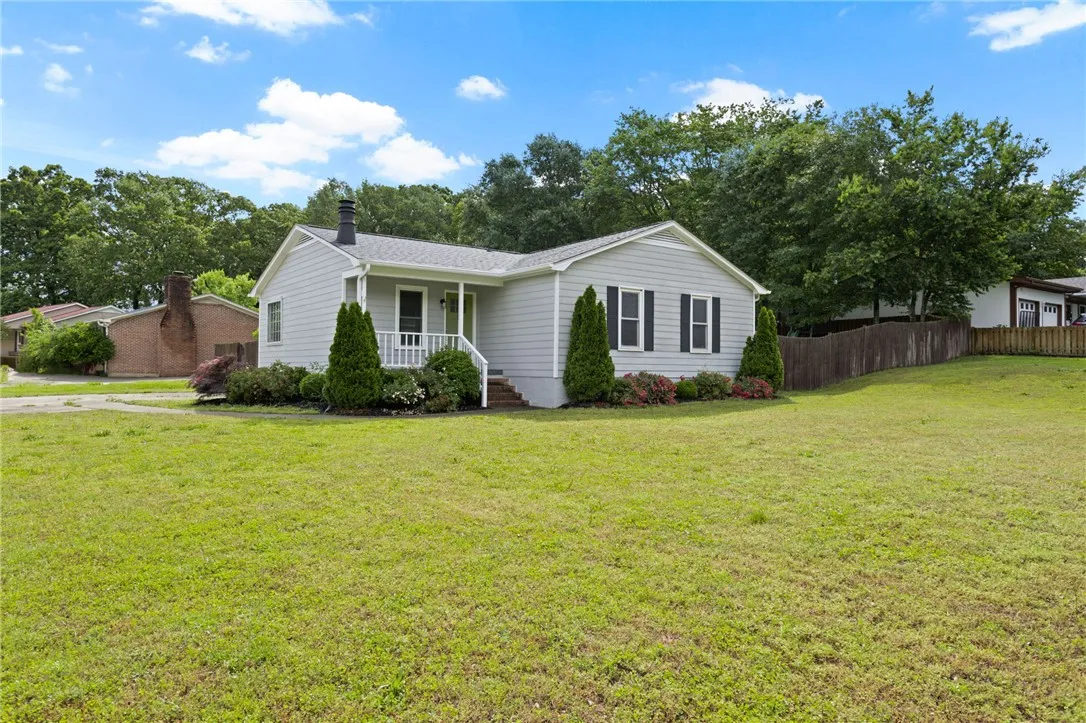 Property image 2 at 10 Meadowview Drive, Taylors, SC 29687