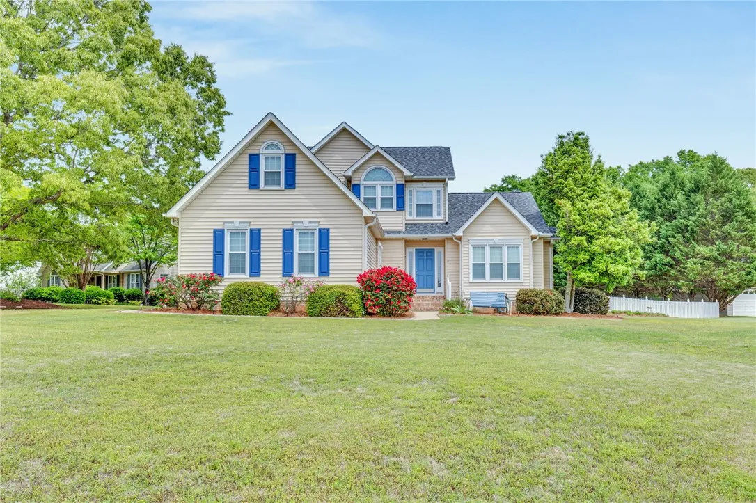 Property image 3 at 204 Huddersfield Drive, Piedmont, SC 29673
