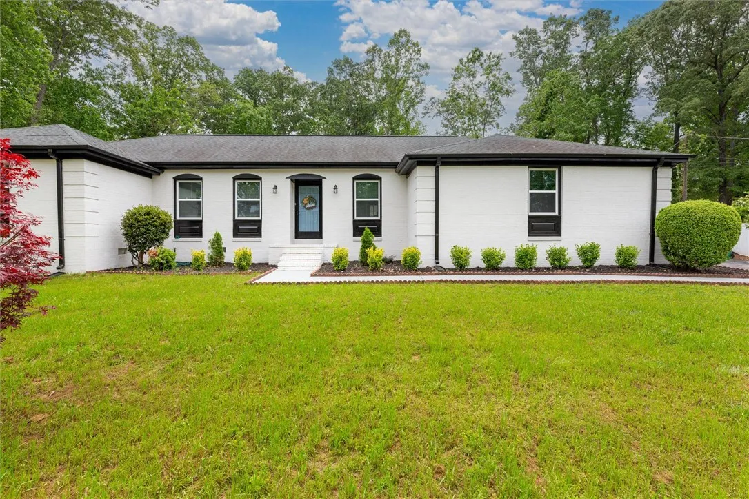 Property image 2 at 204 Sourwood Drive, Seneca, SC 29678