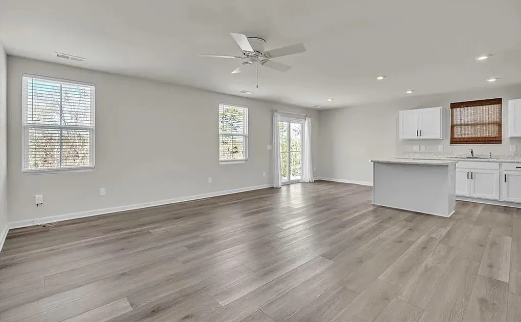 Property image 4 at 221 Utica Bend Court, Seneca, SC 29678