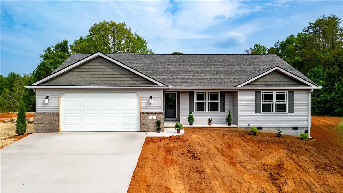 Larkwood, Liberty Community
