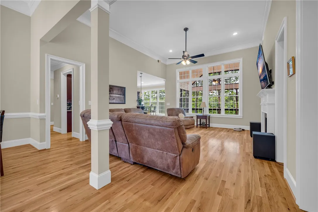 Property image 5 at 117 W Waters Edge Lane, West Union, SC 29696