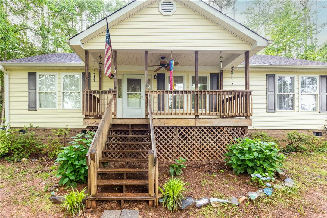 Property image 3 at 327 Timberlake One Circle, Seneca, SC 29678