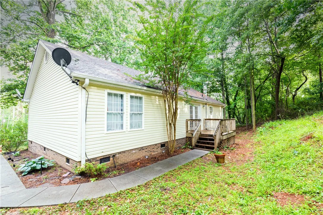 Property image 4 at 327 Timberlake One Circle, Seneca, SC 29678