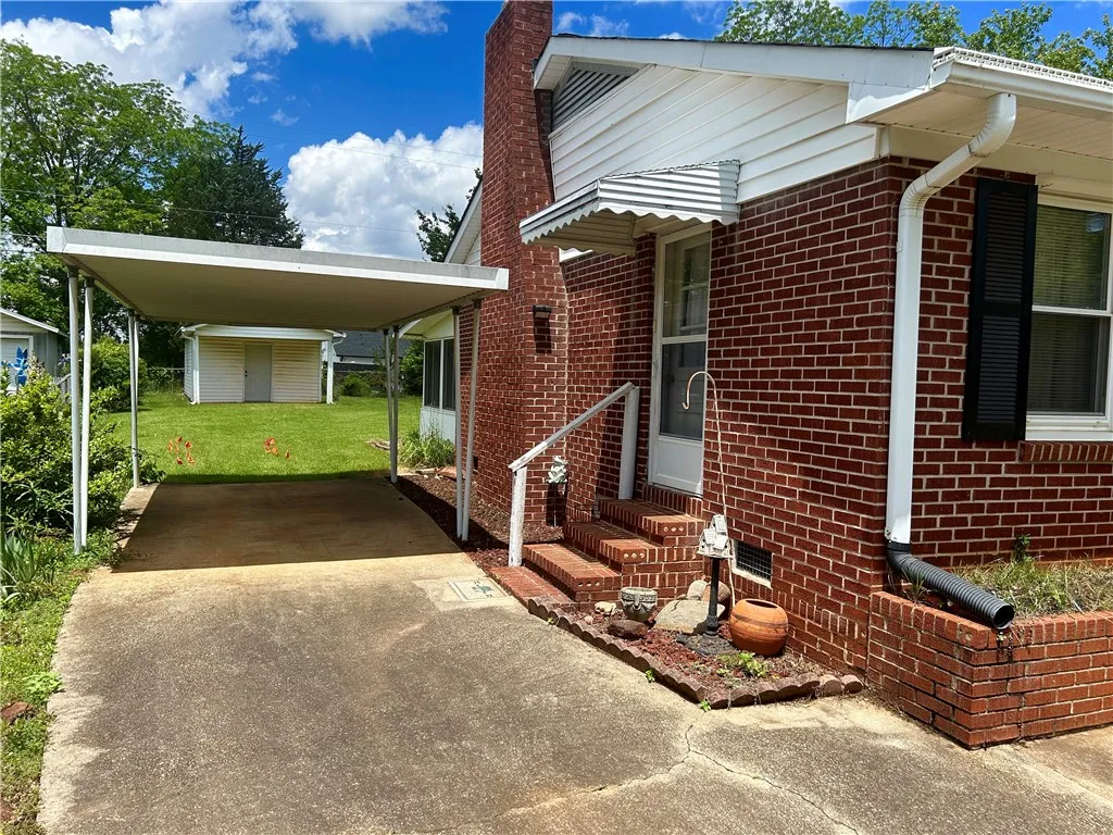Property image 2 at 502 Cheyenne Street, Anderson, SC 29626