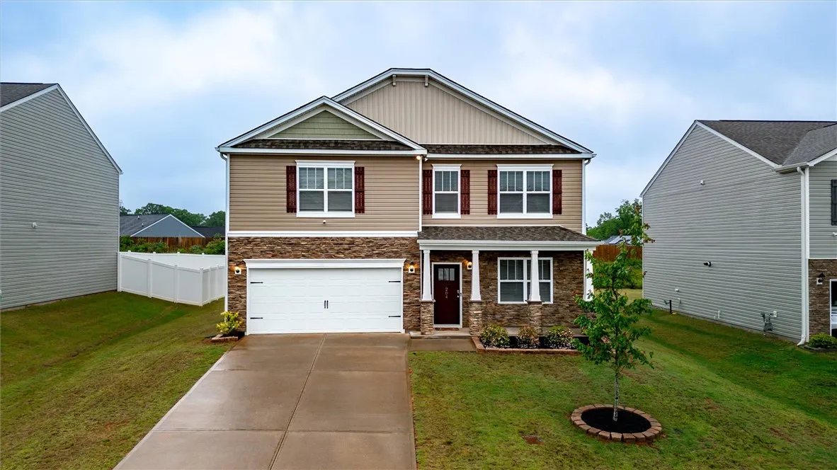 Pearson Farms, Easley Community