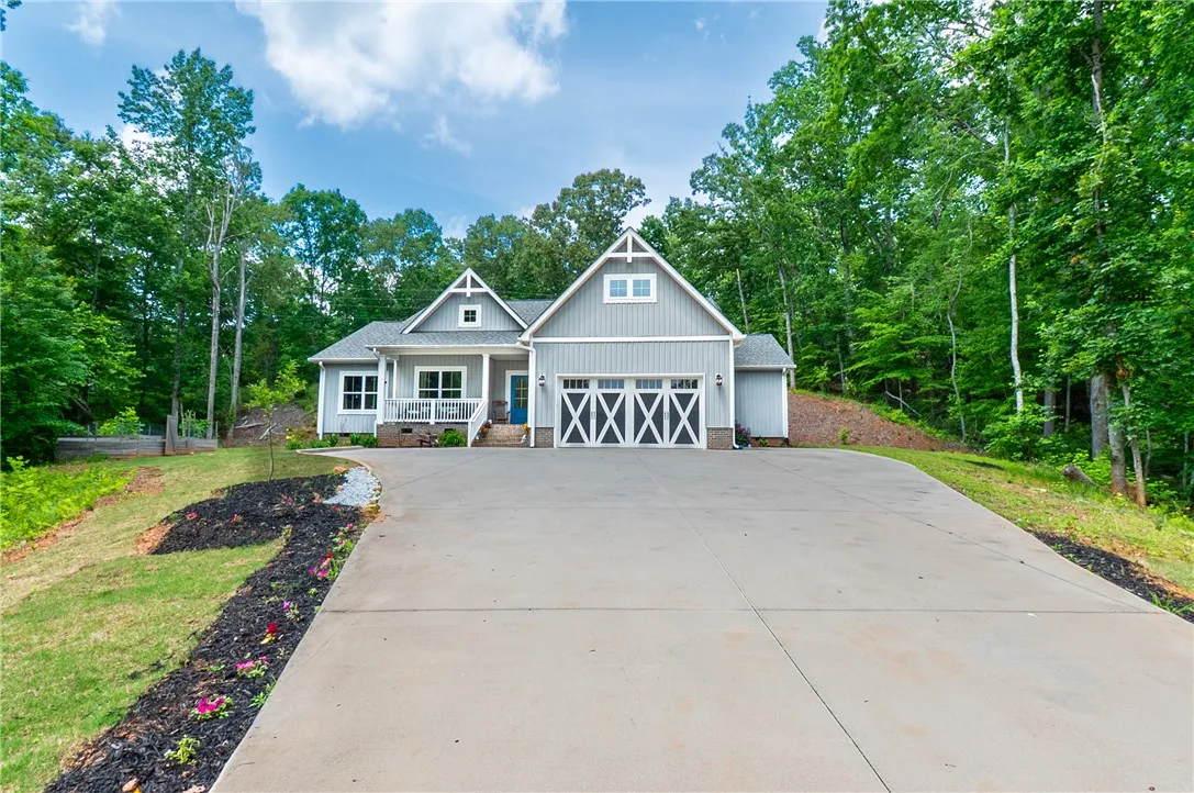 1019 Glen Road