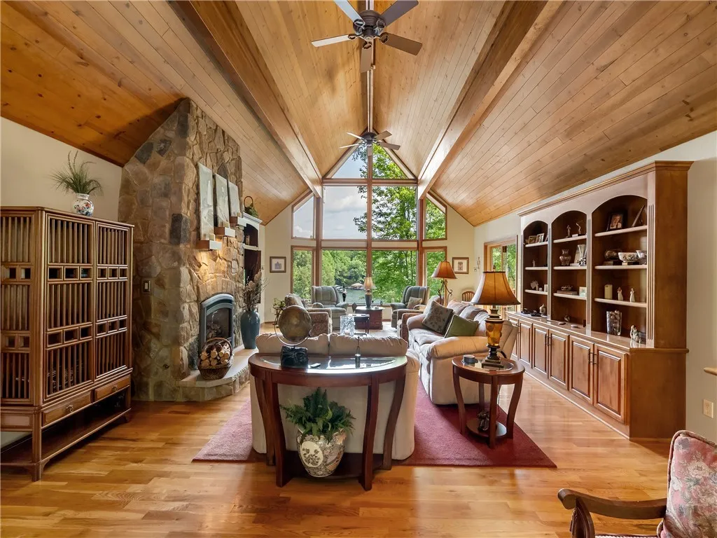 Property image 3 at 673 Lake Breeze Lane, Salem, SC 29676
