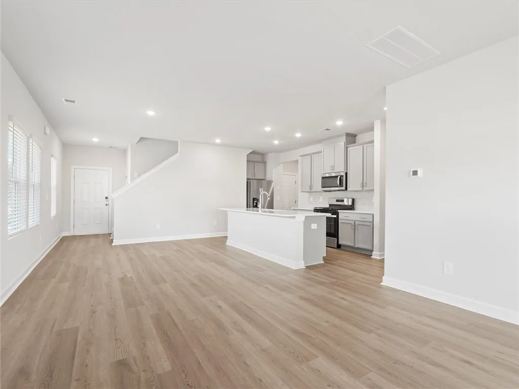 Property image 4 at 129 Gardner Avenue, Gray Court, SC 29645