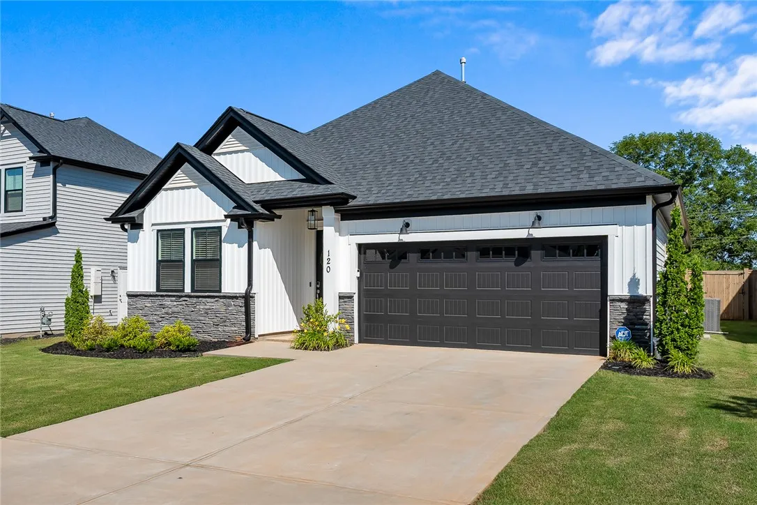 Property image 3 at 120 Laurel Oak Drive, Anderson, SC 29621