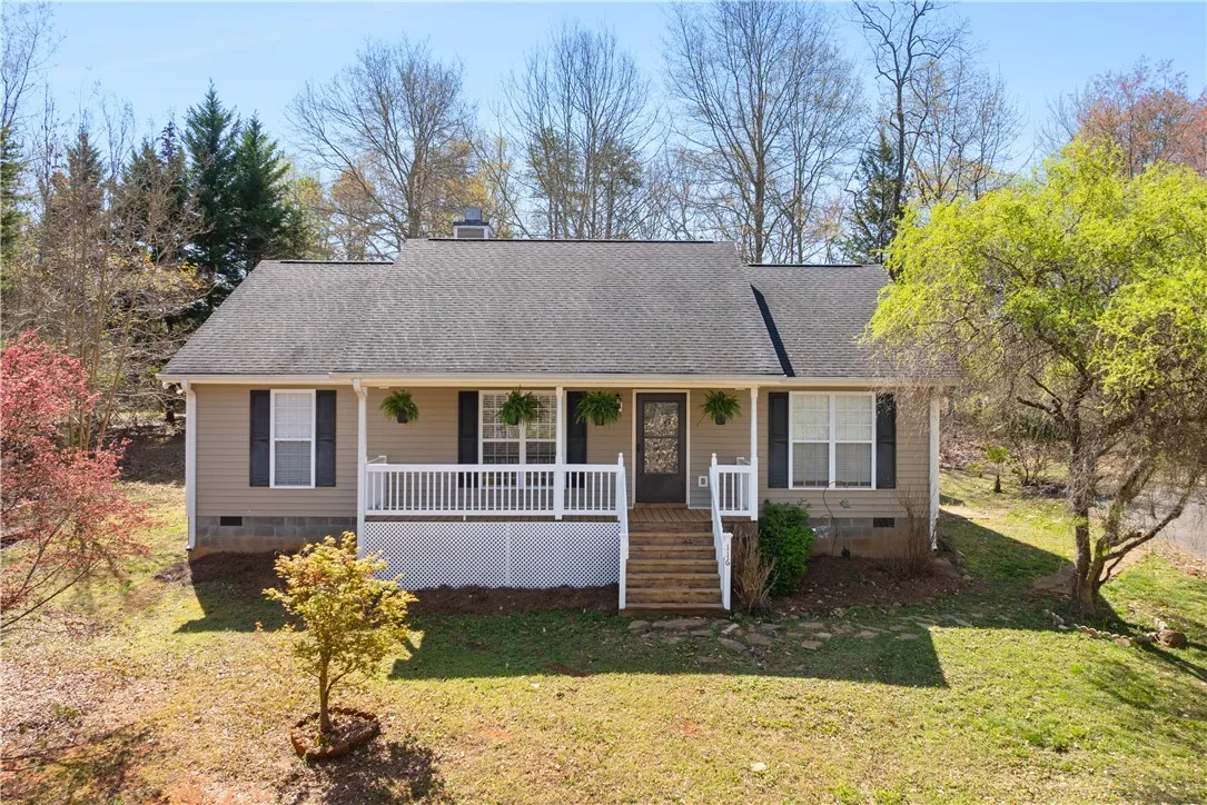 Davis Plantatio, Anderson Community
