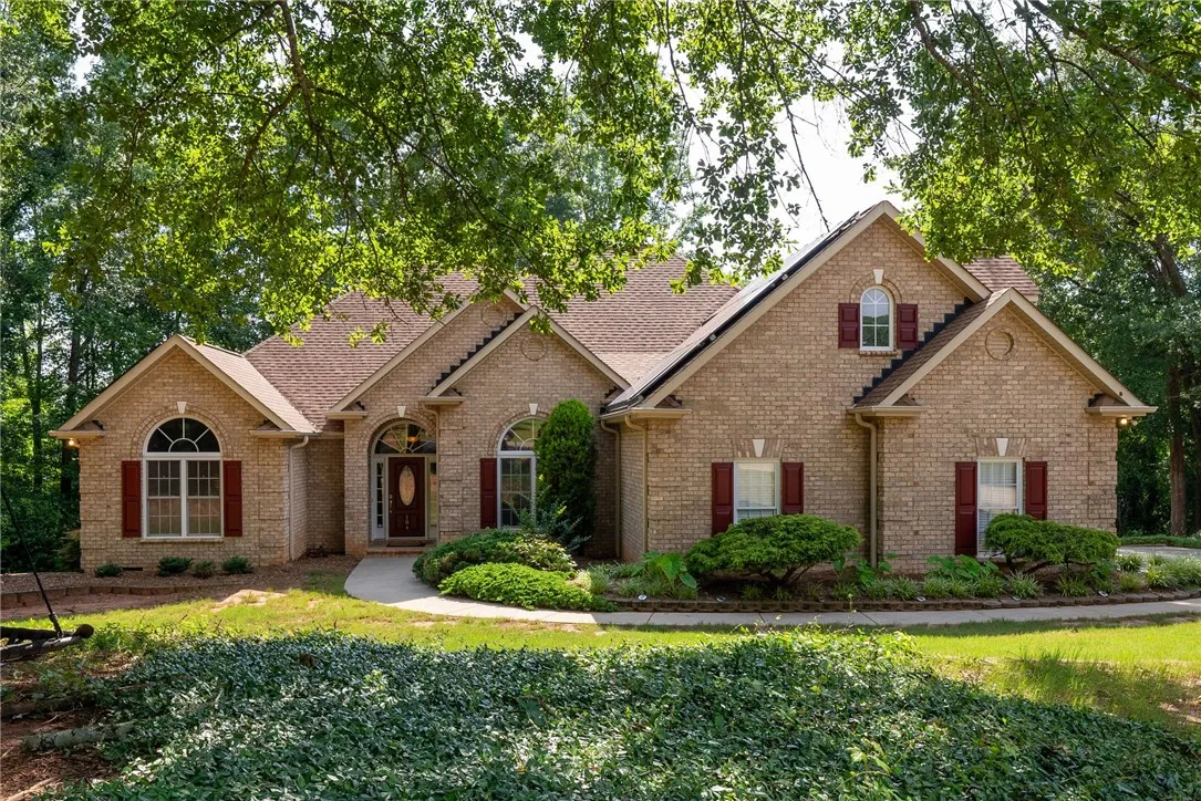104 Welborn Oaks Way
