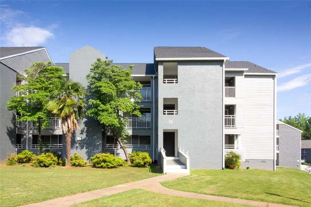 Northlake Condo, Anderson Community