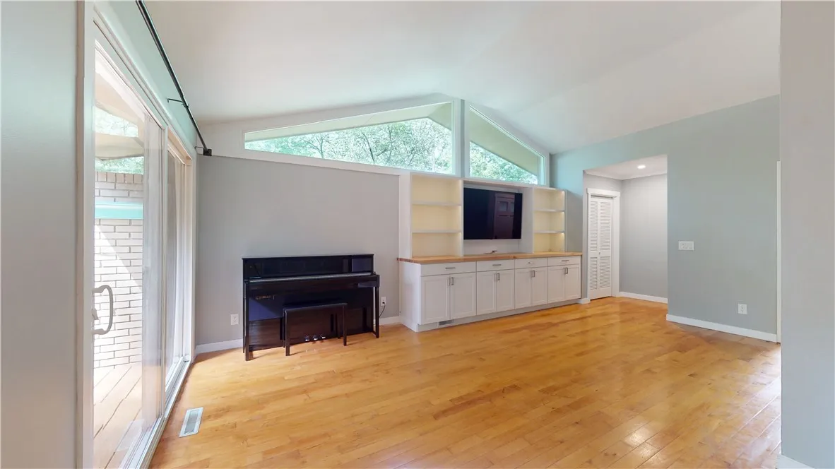 Property image 3 at 209 Heather Drive, Central, SC 29630