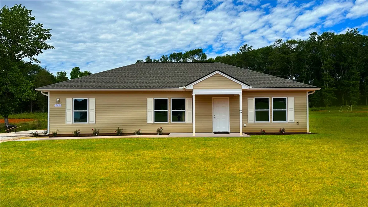 Whitney Acres, Anderson Community